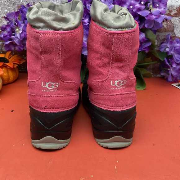 Ugg Kids' Pink and Gray Winter Boots SZ 1 - Picture 3 of 7